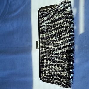 Sequin Bandolino Clutch Purse is great for a night out on the town!!!!!!!!